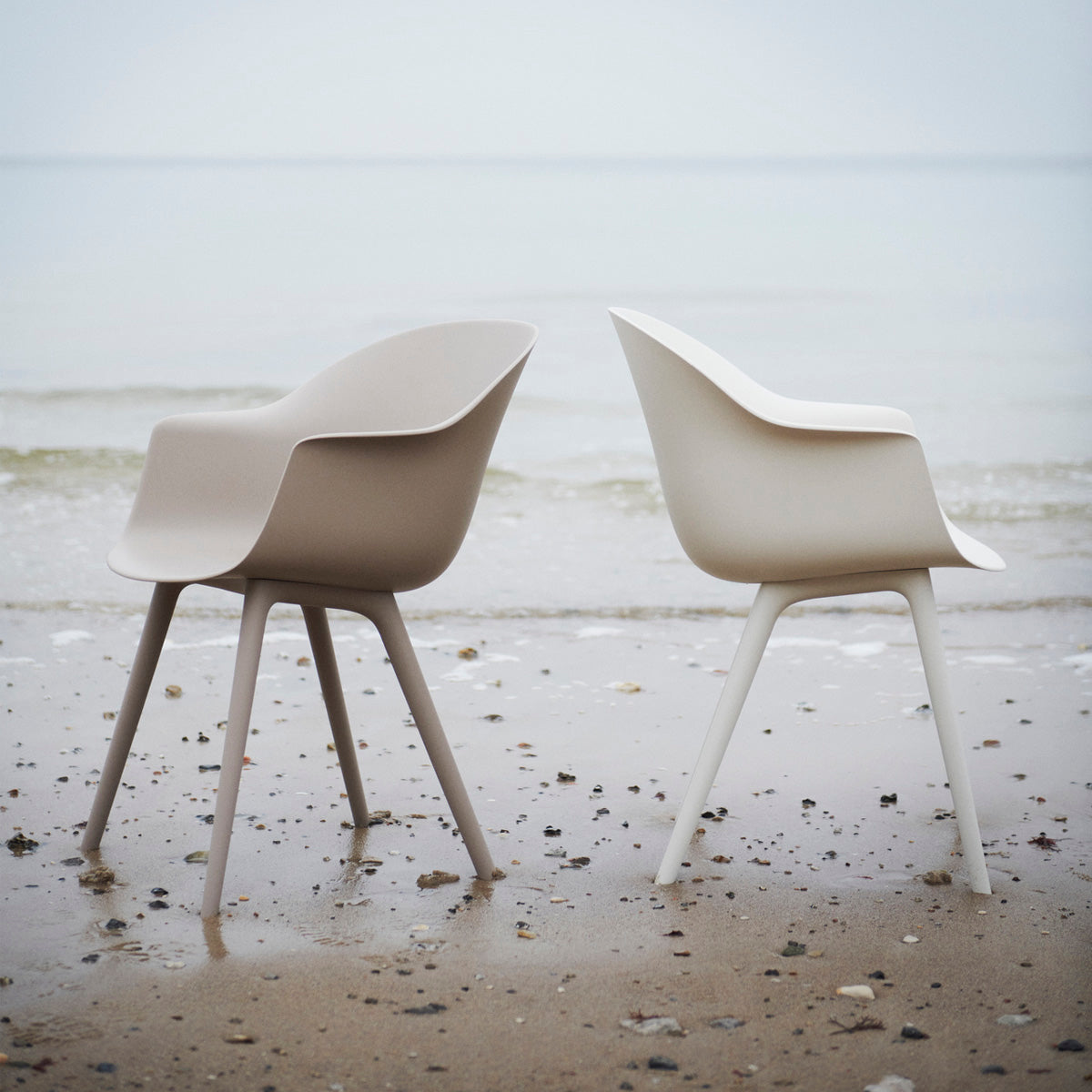 GUBI Bat Chair Outdoor New Beige