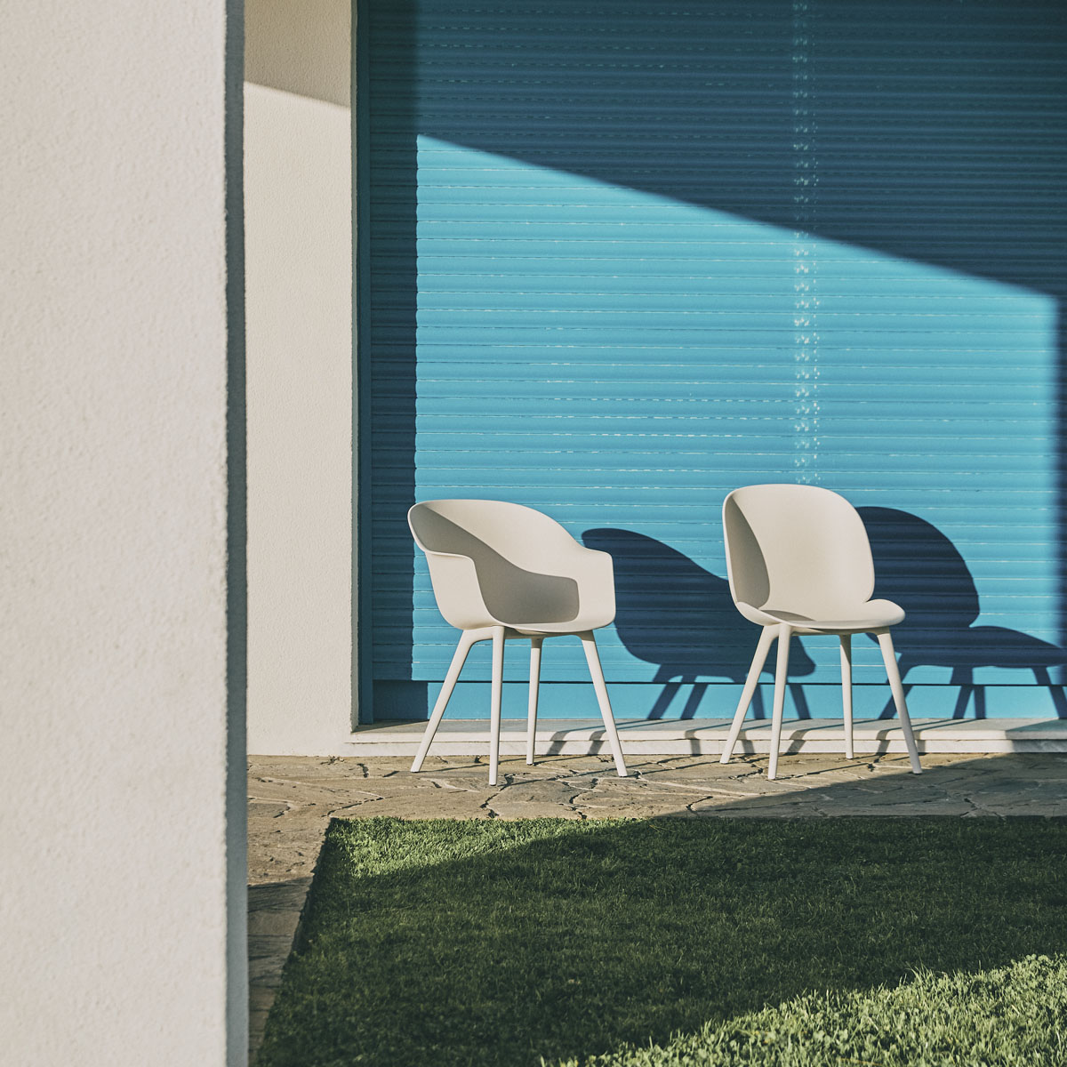 GUBI Bat Chair Outdoor New Beige