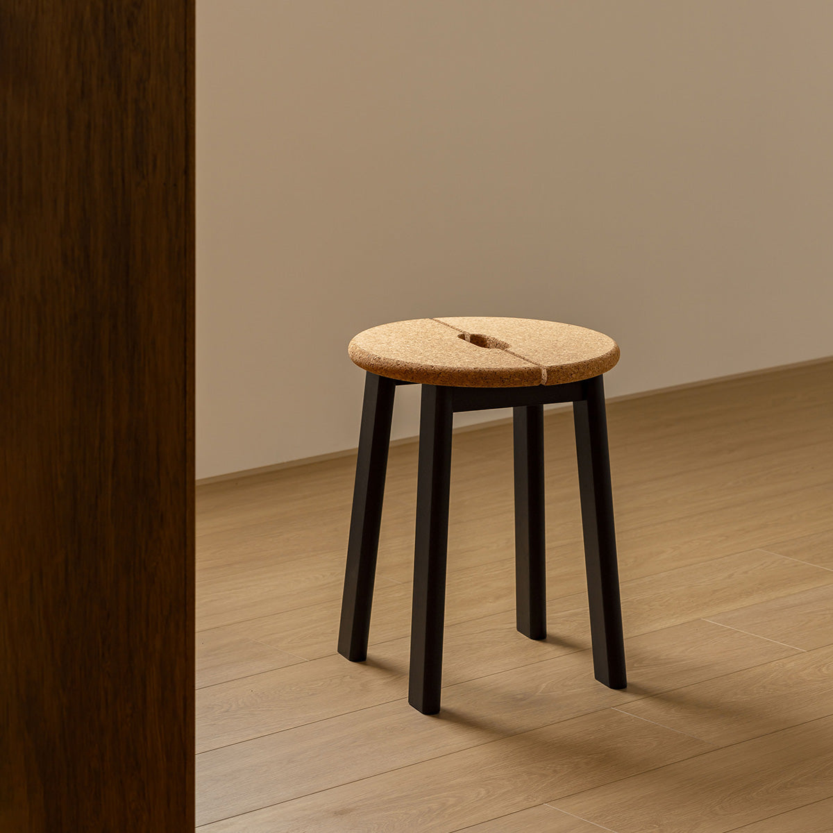 esaila Bravo Stool Black Ash Cork