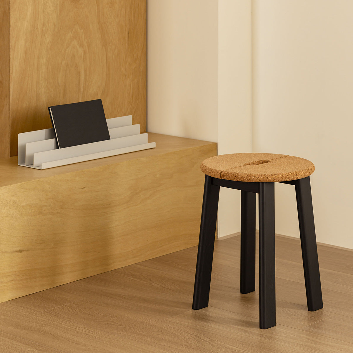 esaila Bravo Stool Black Ash Cork