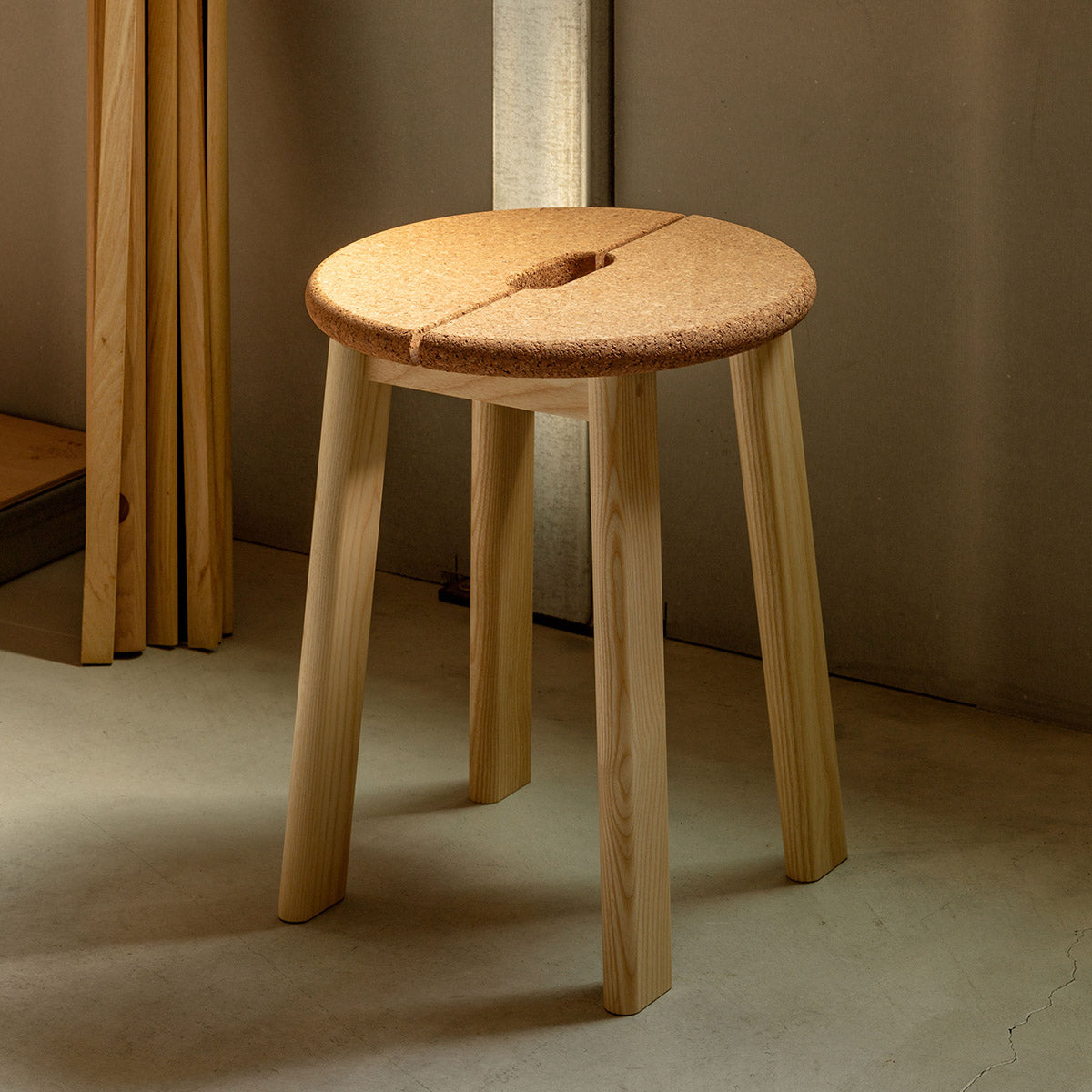 esaila Bravo Stool Natural Ash Cork