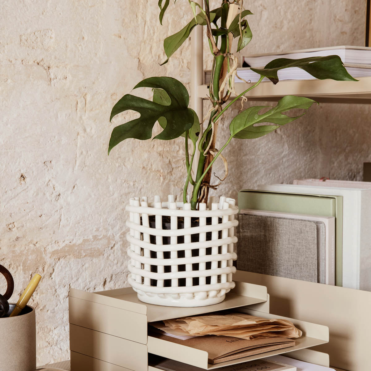 ferm Living Ceramic Basket L Off White 正規代理店 – D9 STUDIO