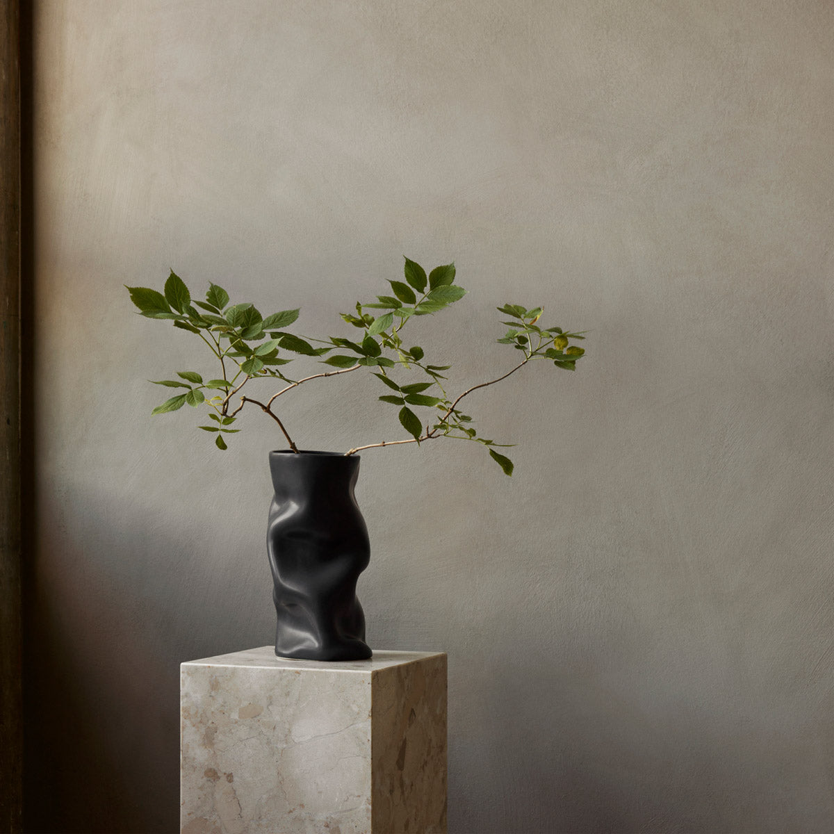 Audo Collapse Vase H30 Black
