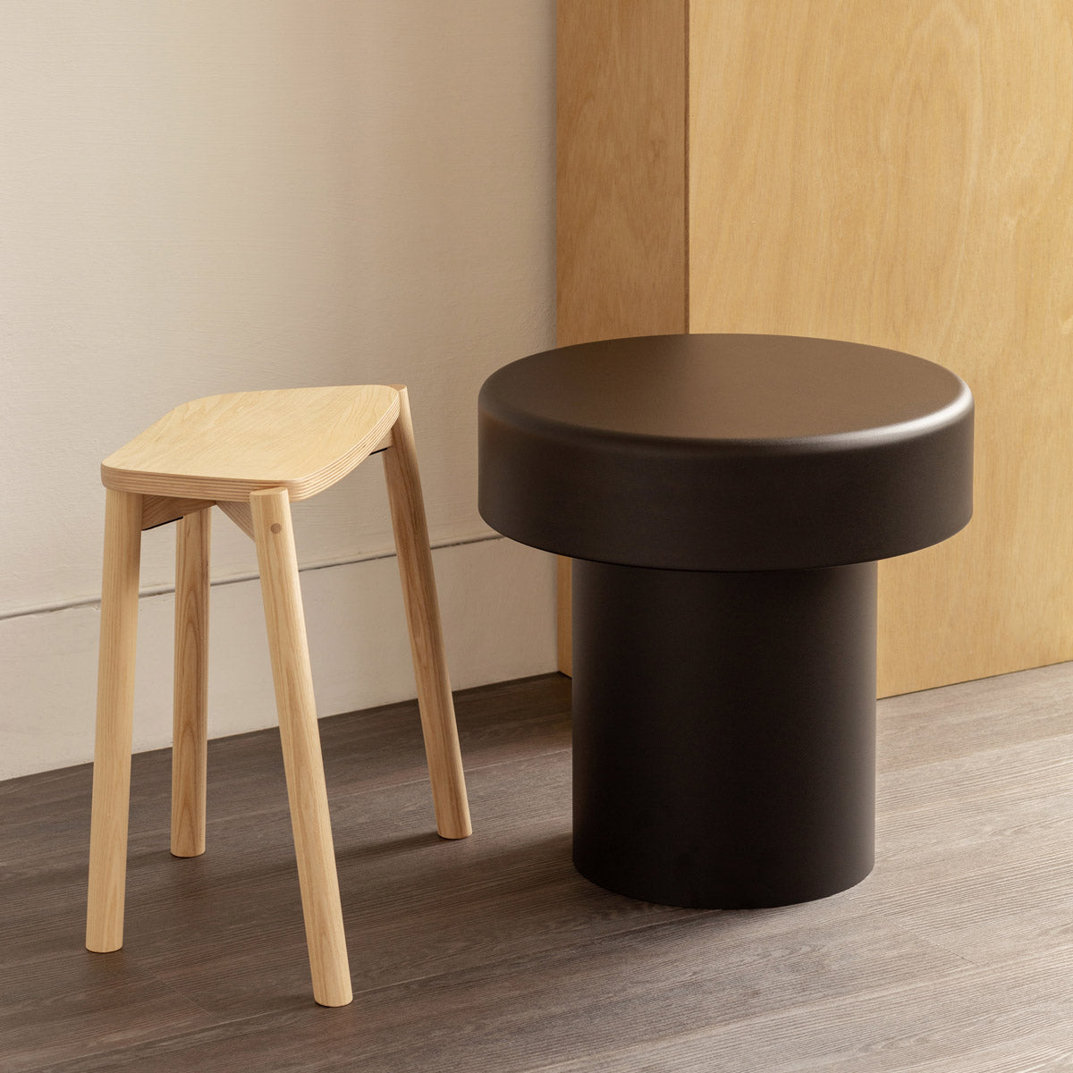esaila Edge Table Black