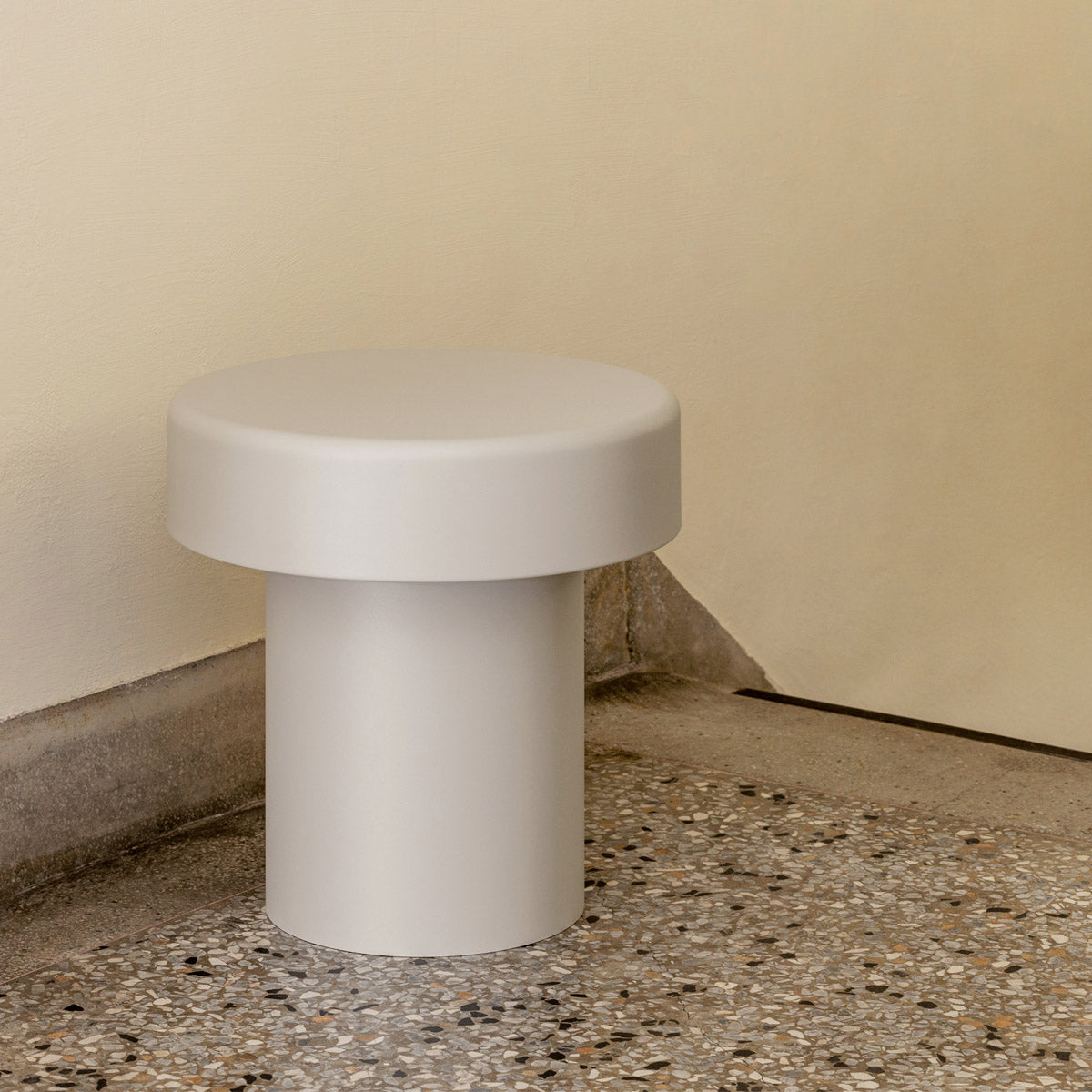 esaila Edge Table Grey
