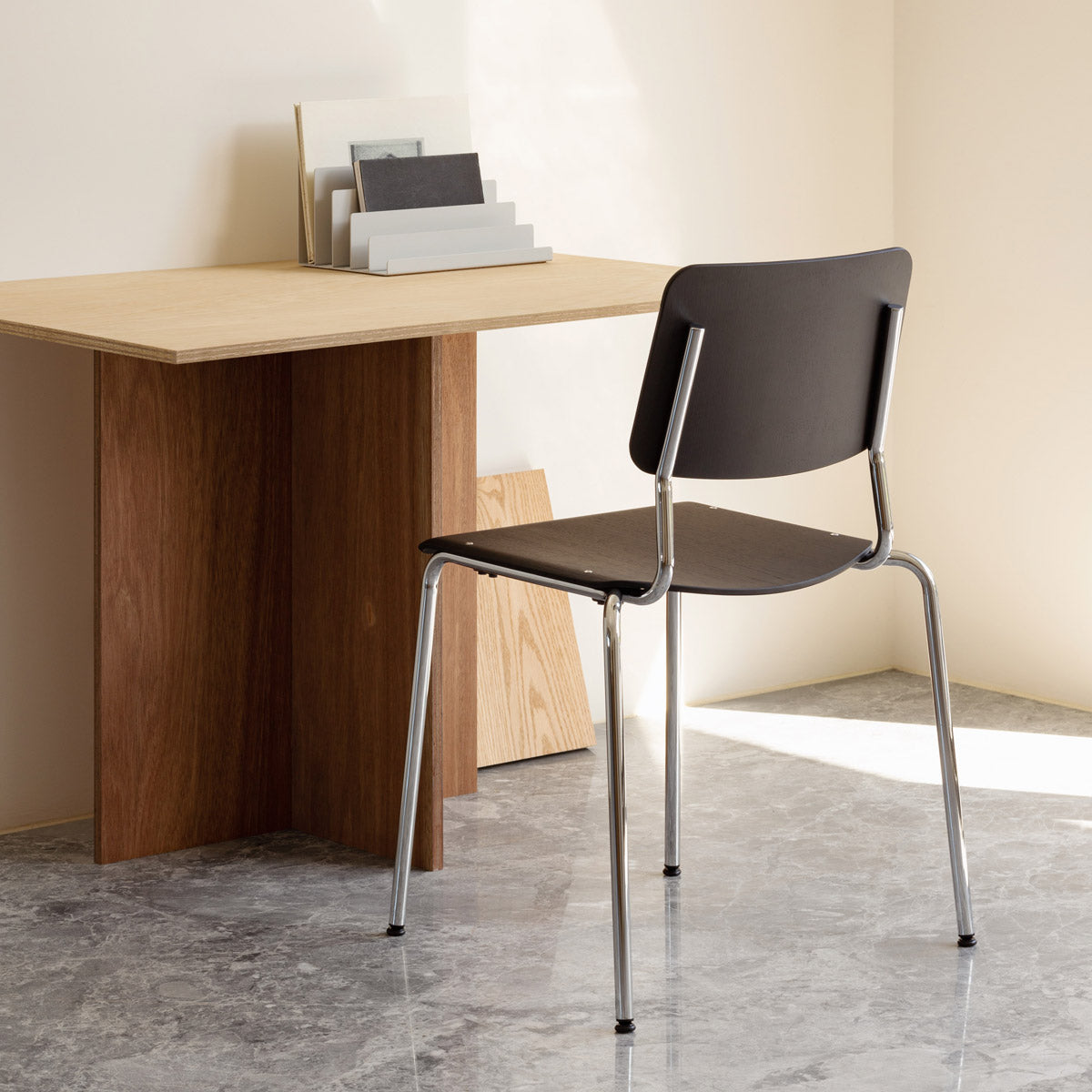 esaila Fore Chair Black Oak Chrome  Frame