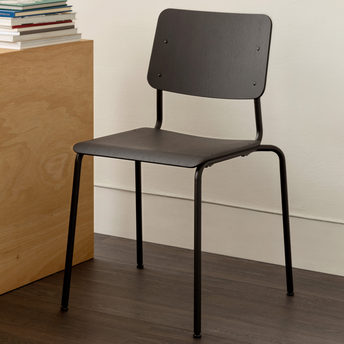 esaila Fore Chair Black Oak Black Frame