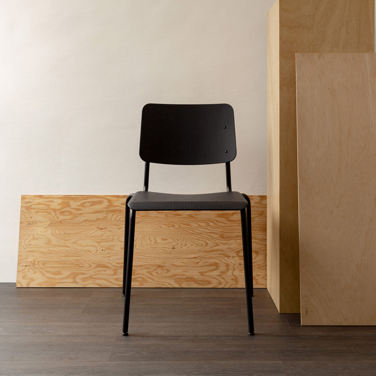 esaila Fore Chair Black Oak Black Frame