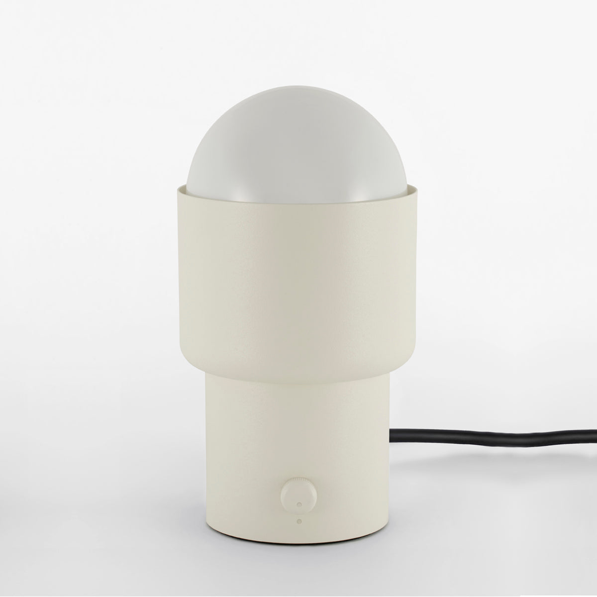 KOICHI FUTATSUMATA STUDIO HALF White