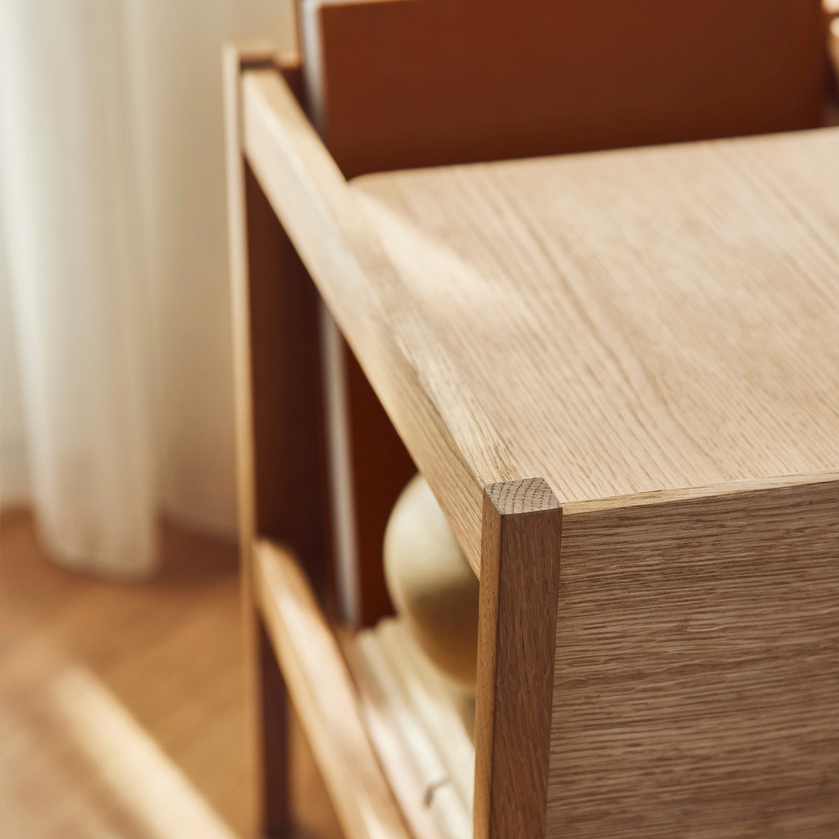 FORM & REFINE Journal Side Table Oak ジャーナル サイドテーブル
