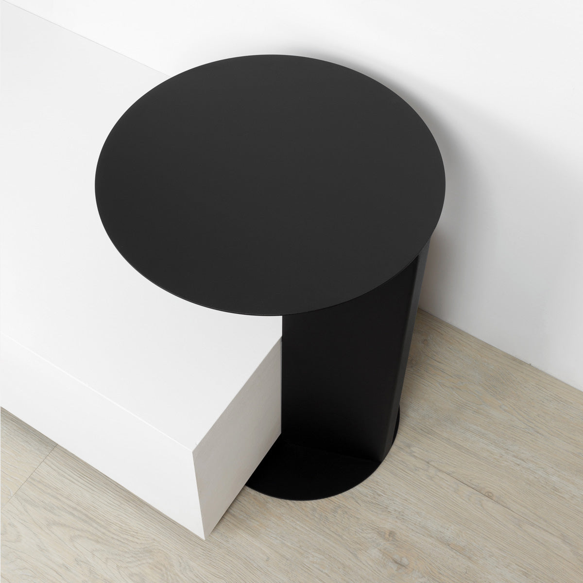 esaila Kipa Table Black