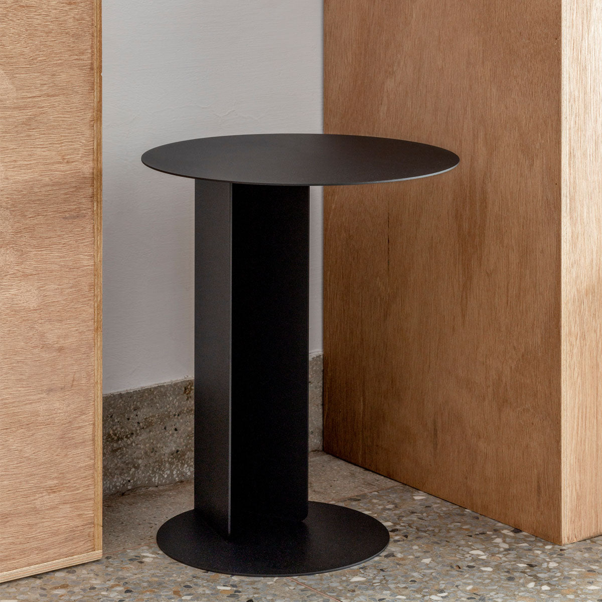 esaila Kipa Table Black