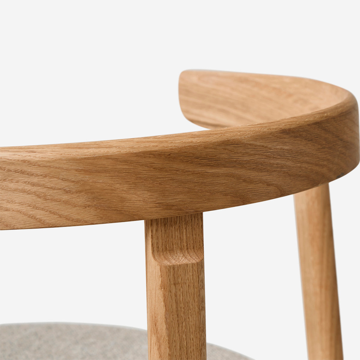 FORM & REFINE Lunar Chair Oak Hallingdal 65-0227