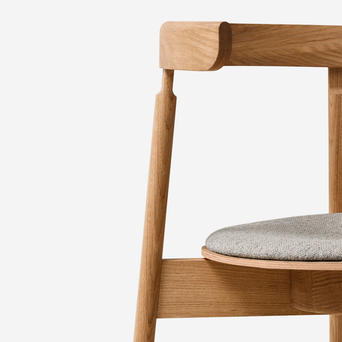 FORM & REFINE Lunar Chair Oak Hallingdal 65-0227