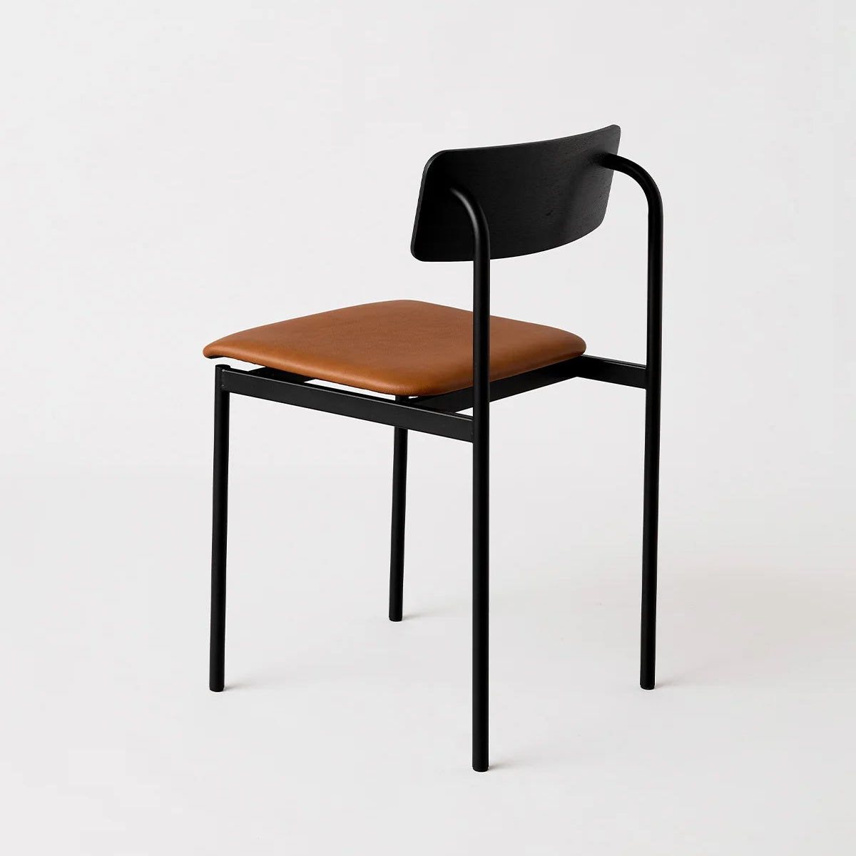 MOEBE Offset Chair Black Black Cognac Leather