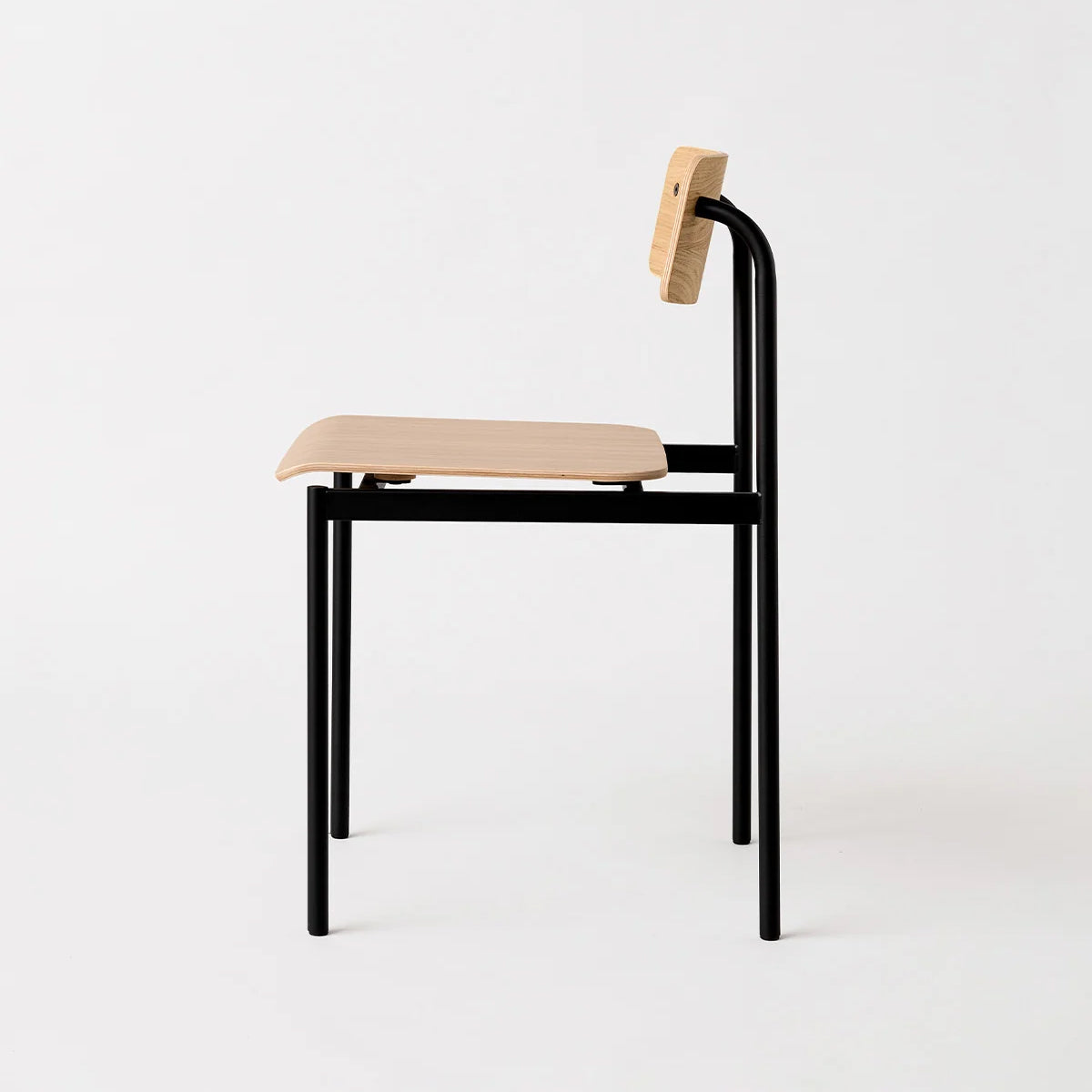 MOEBE Offset Chair Black Lacquered Oak