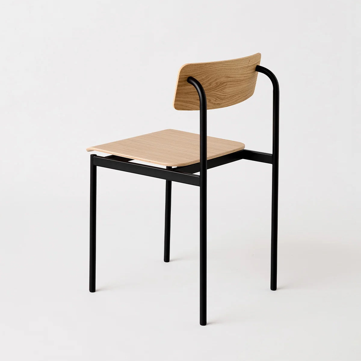 MOEBE Offset Chair Black Oiled Oak