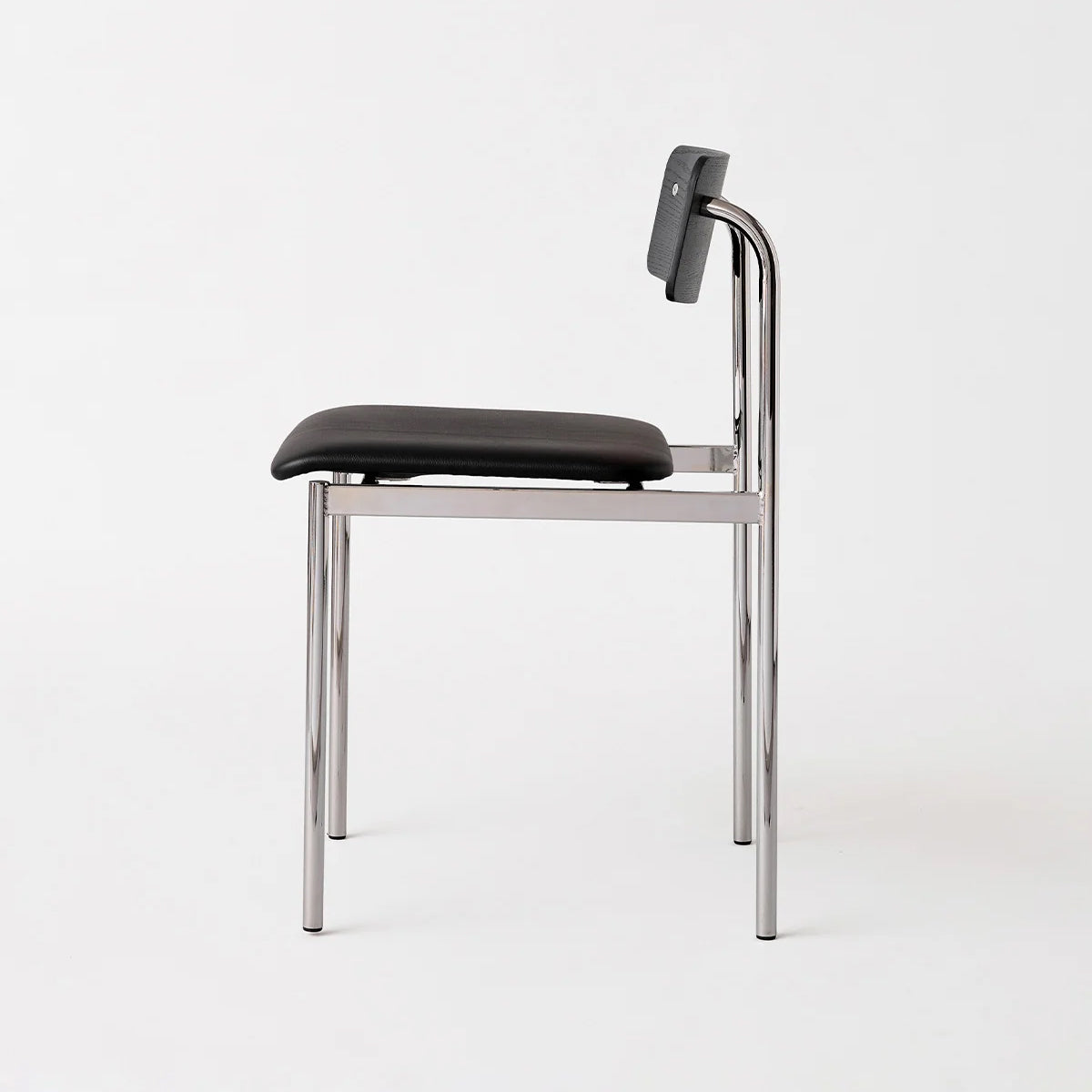 MOEBE Offset Chair Chrome Black Black Leather