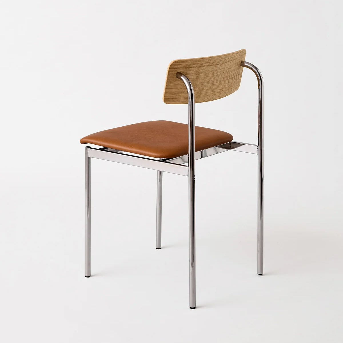 MOEBE Offset Chair Chrome Oiled Oak Cognac Leather