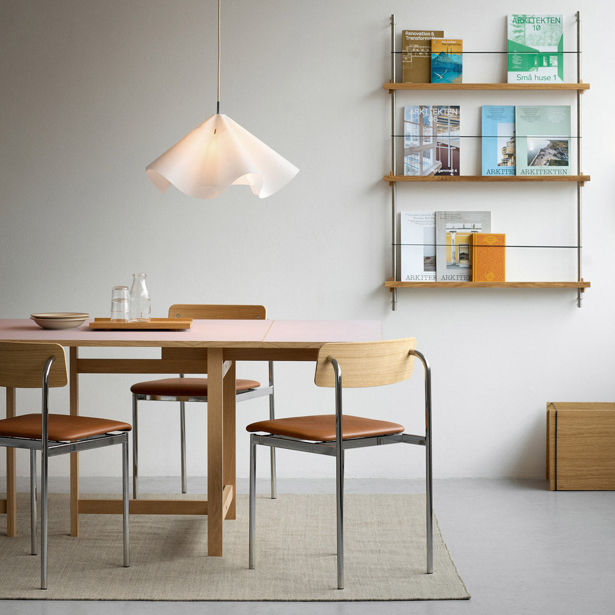 MOEBE Offset Chair Black Oiled Oak