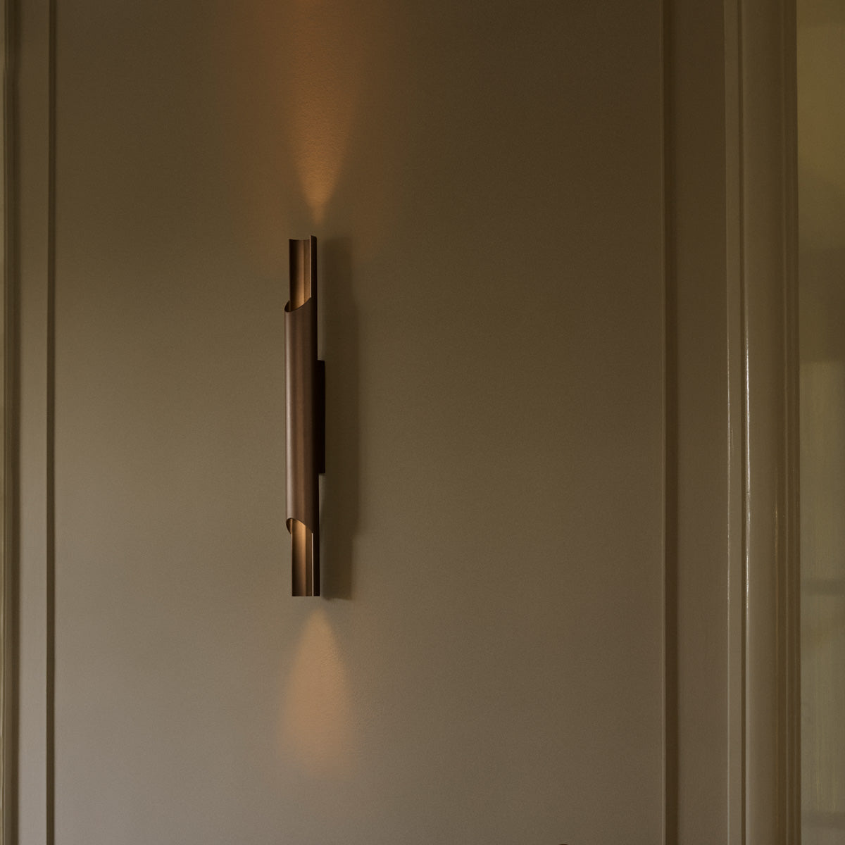 LYFA PAN Wall 50 Bronze