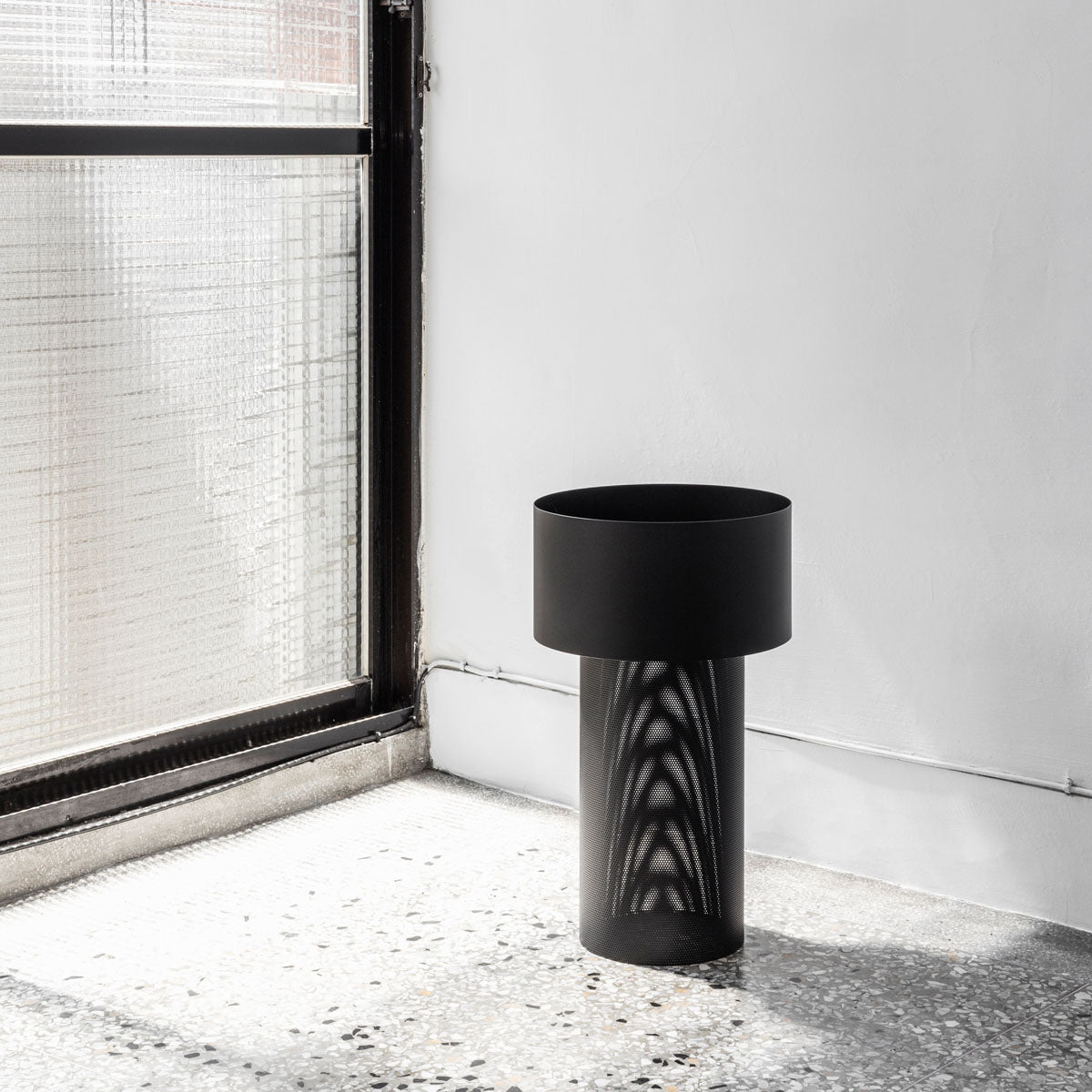 esaila Pedestal Box Black