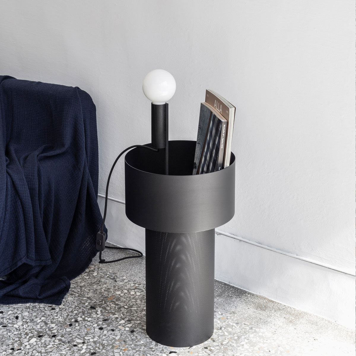 esaila Pedestal Box Black