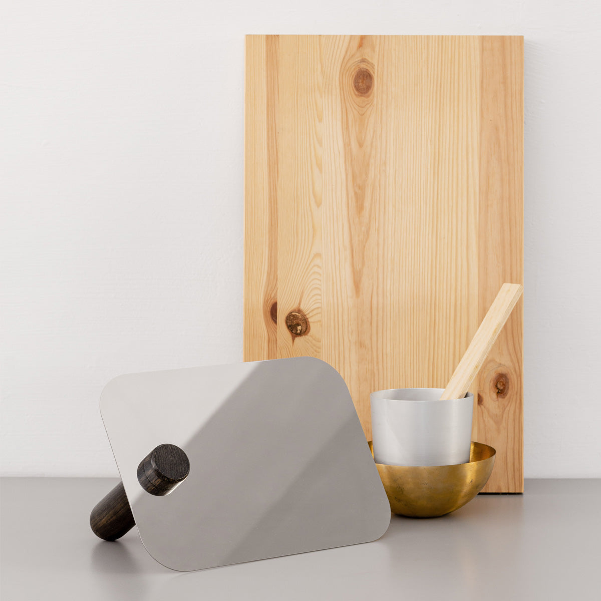 esaila Pinokio Table Mirror Smoked Ash