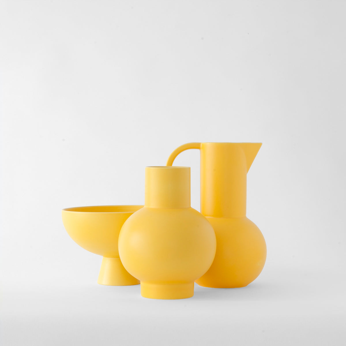 raawii Strøm Medium Jug Freesia Yellow – D9 STUDIO