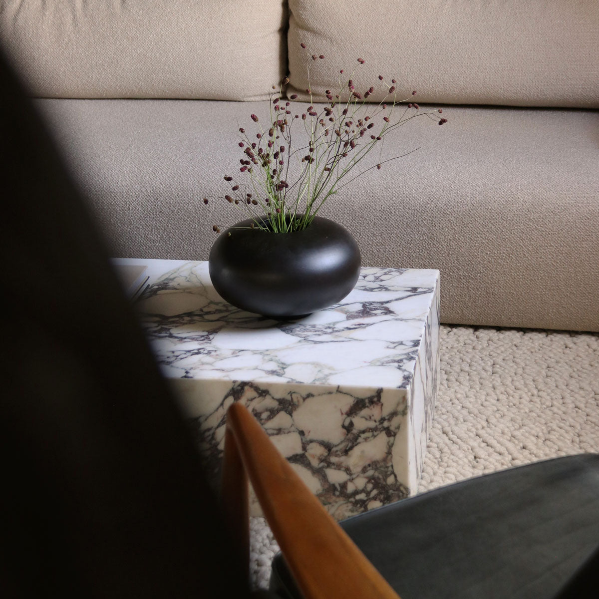 Audo Surround Vase