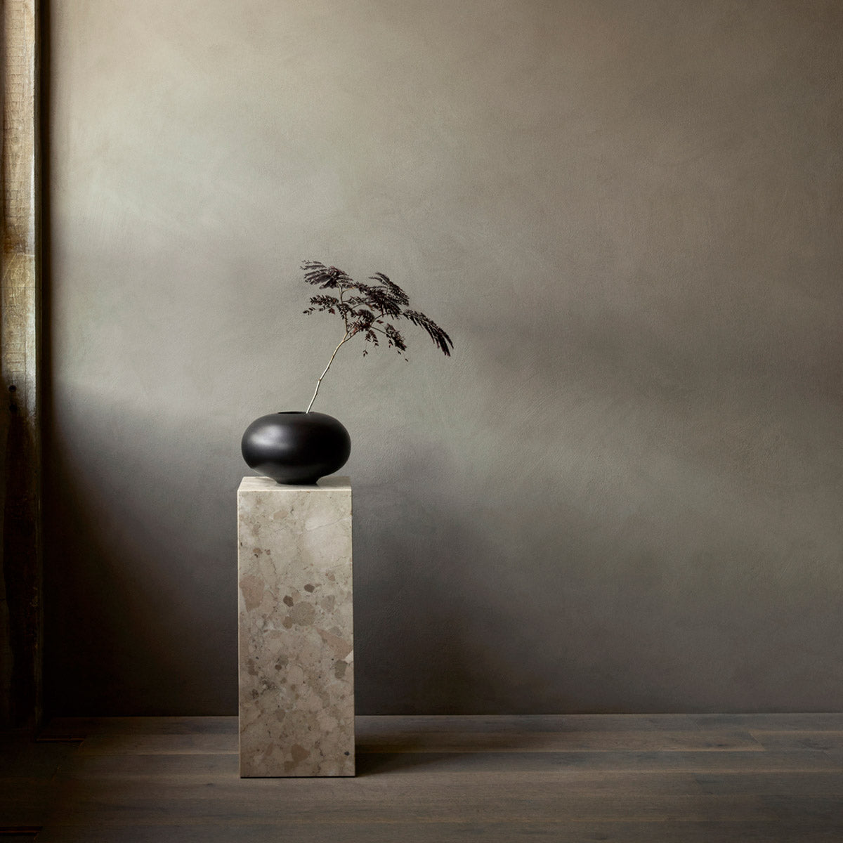 Audo Surround Vase