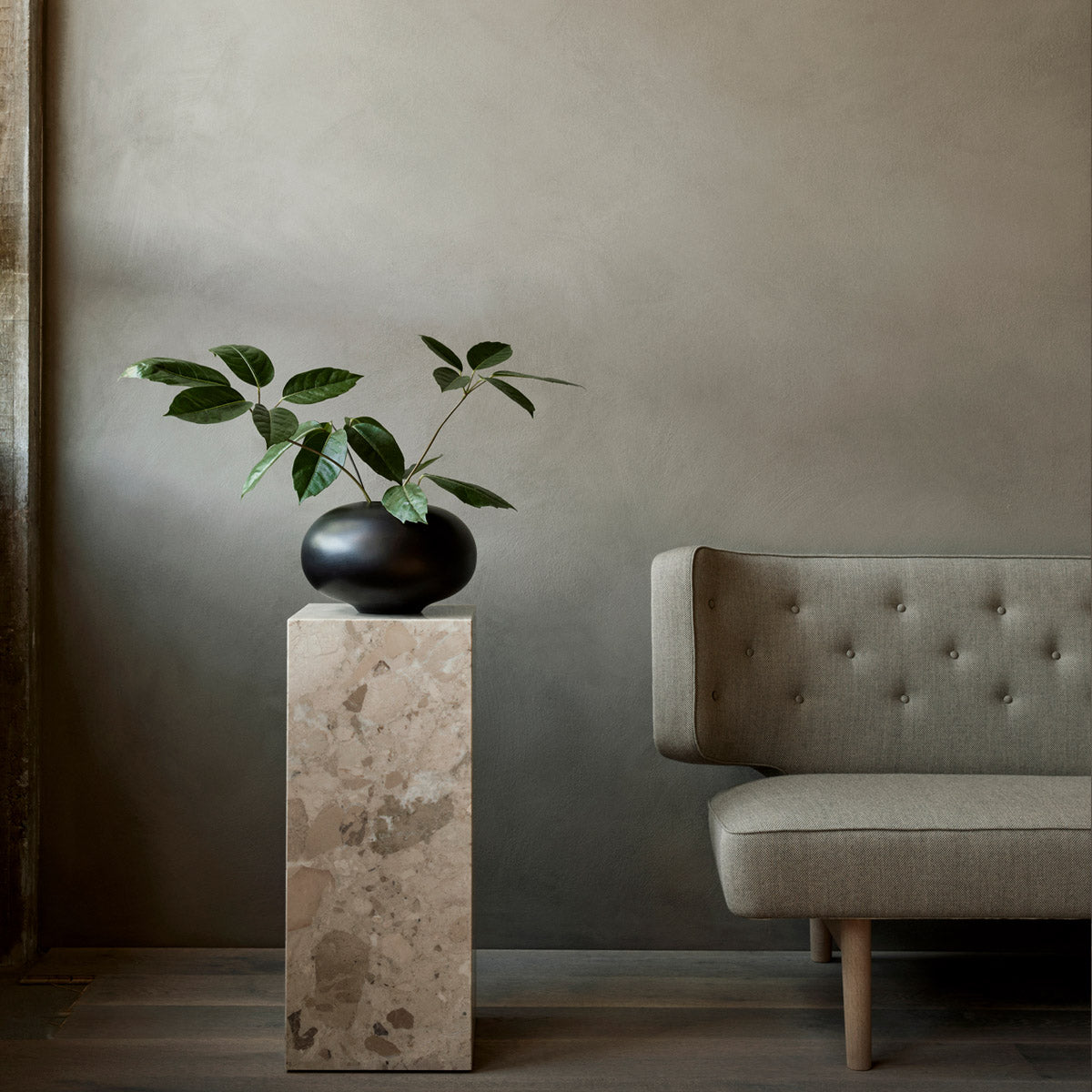 Audo Surround Vase