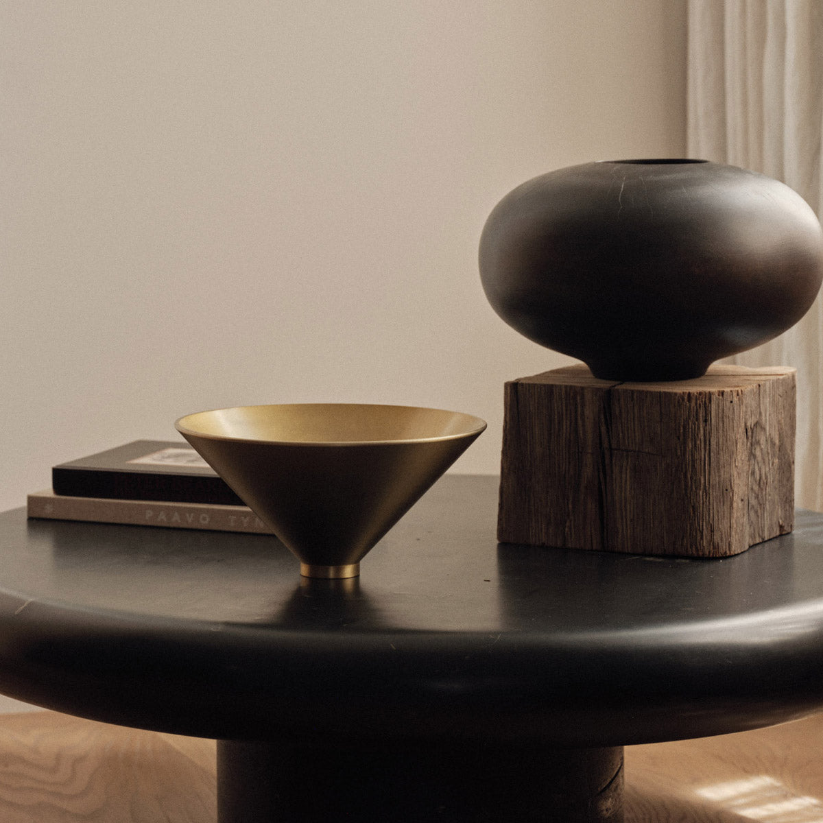 Audo Surround Vase