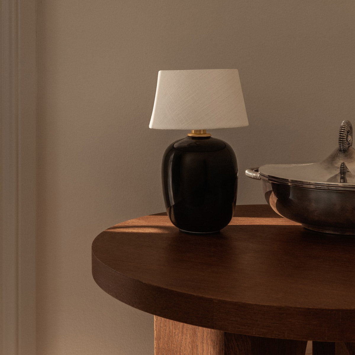 Audo Torso Table Lamp Portable Black