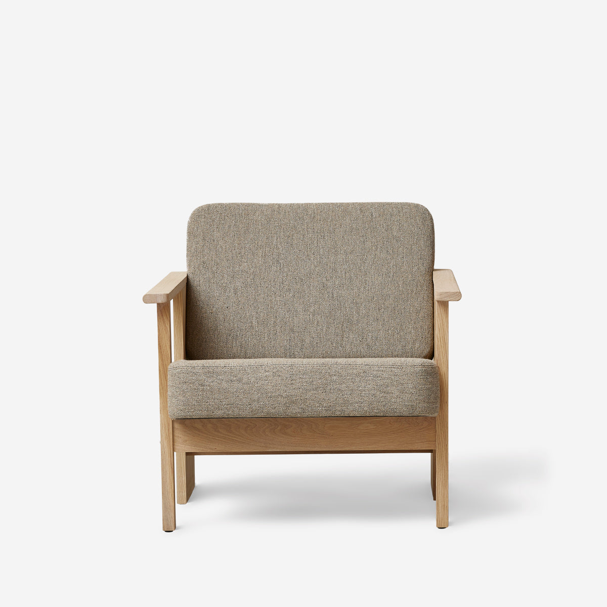 FORM & REFINE Block Lounge Chair White Oak Hallingdal 65-0227