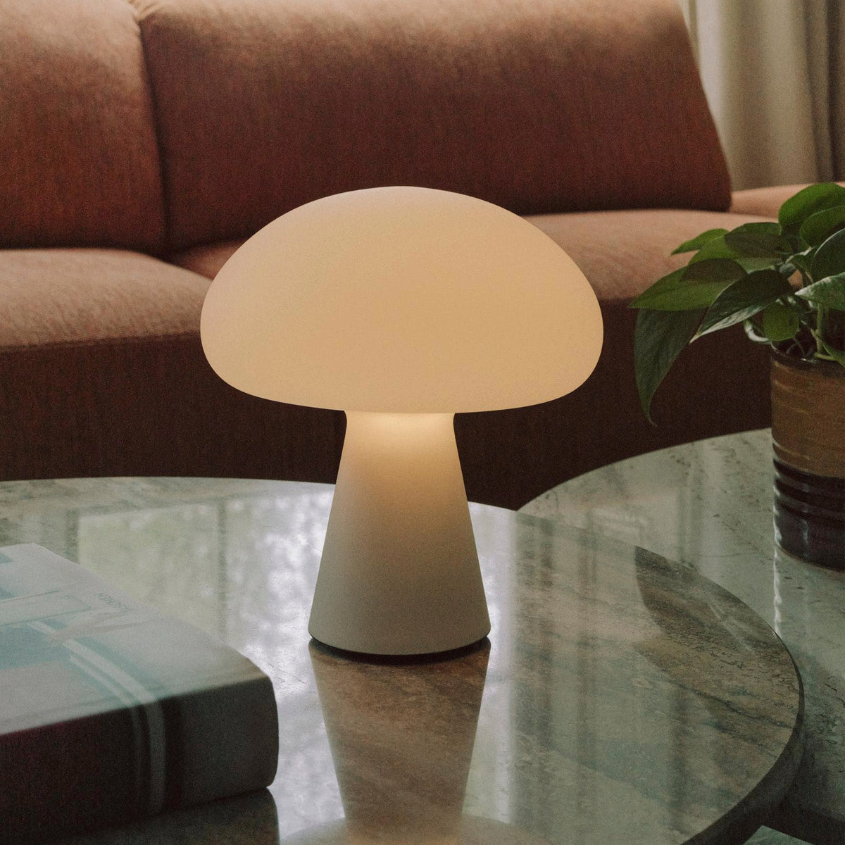 GUBI Obello Lamp