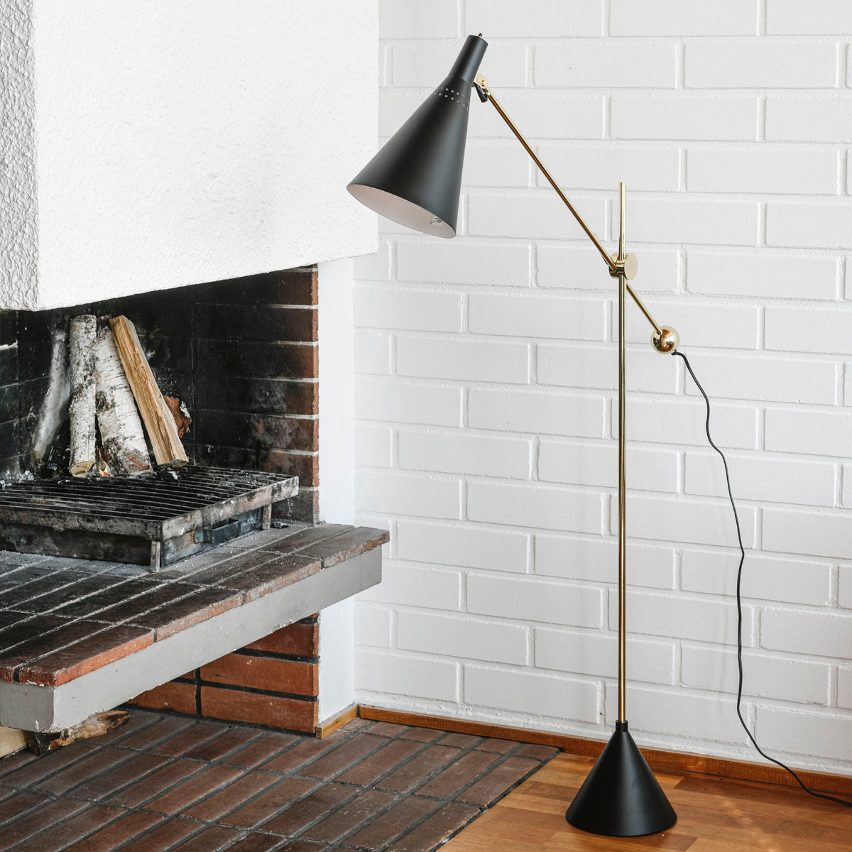 Innolux Tapio Floor Lamp Black