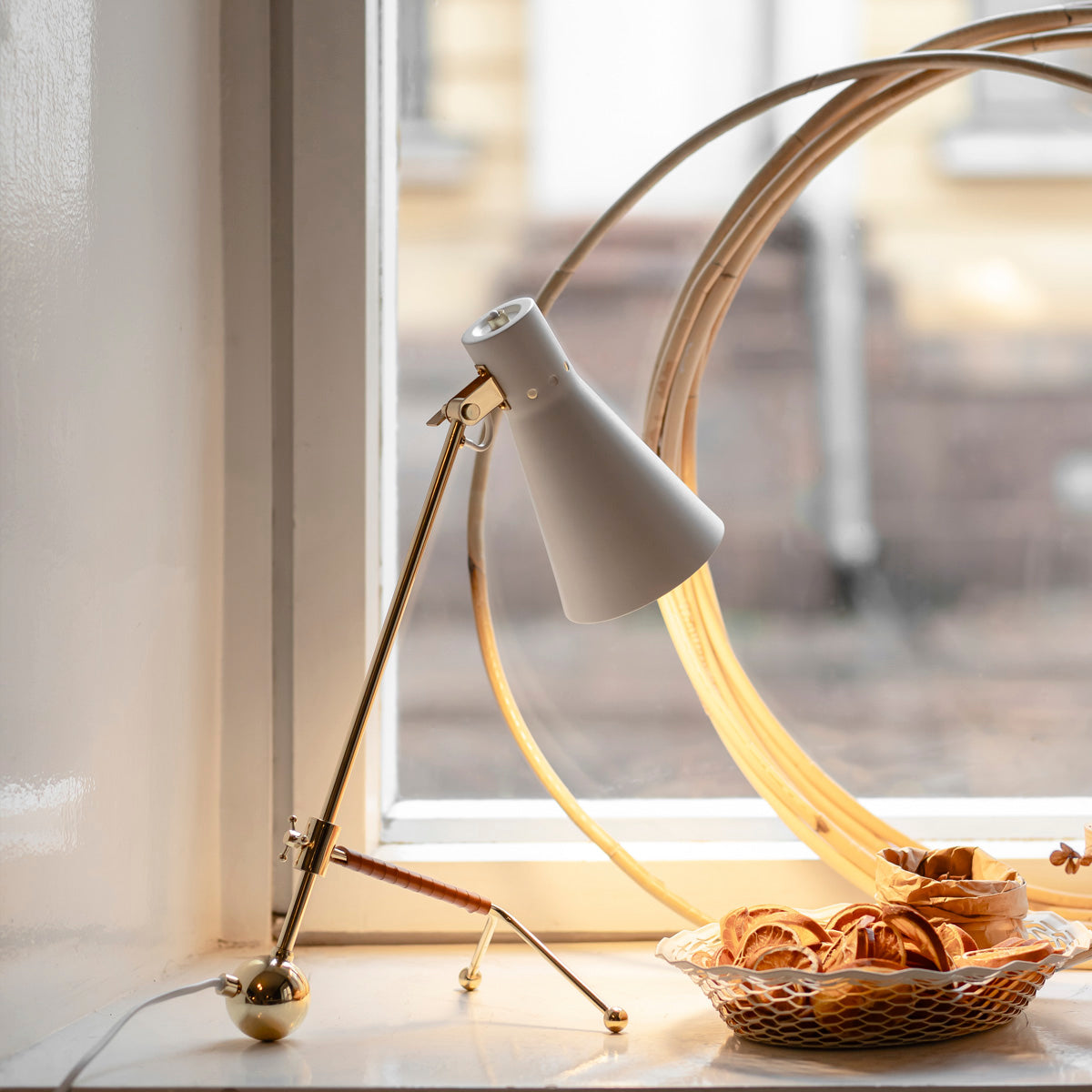 Innolux Tapio Table Lamp White