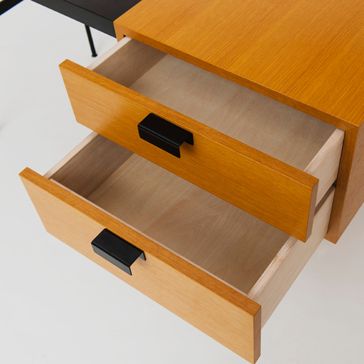 Pierre Paulin F031 Desk Teak Black ピエール・ポラン CM141