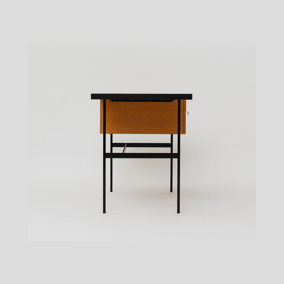 パソコンデスク METROCS   Pierre Paulin F031 desk シンプルでコンパクトなデザイナーデスク F031デスク | METROCS