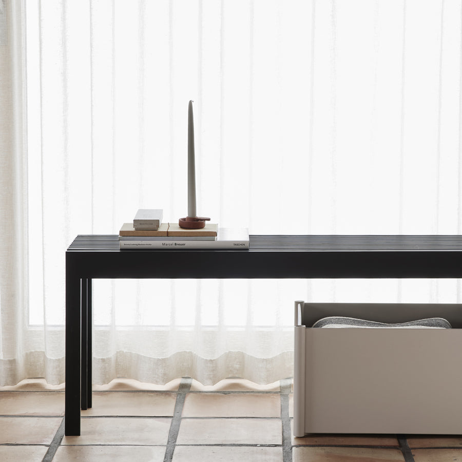 FORM & REFINE Light Weight Bench Black