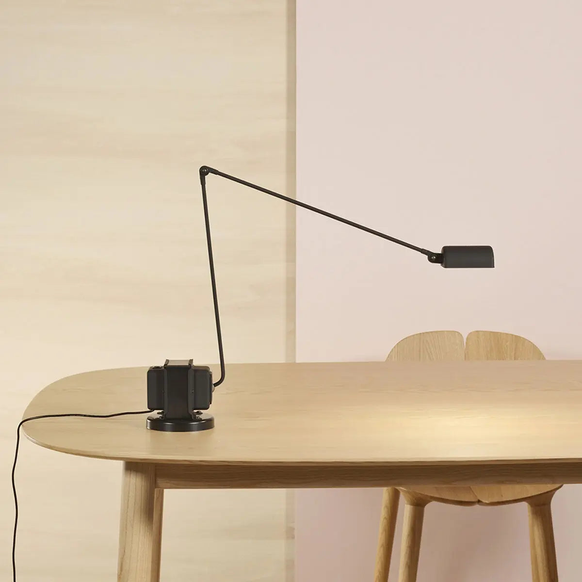 Lumina Daphine LED Table Black ルミナ ダフィーネ LED