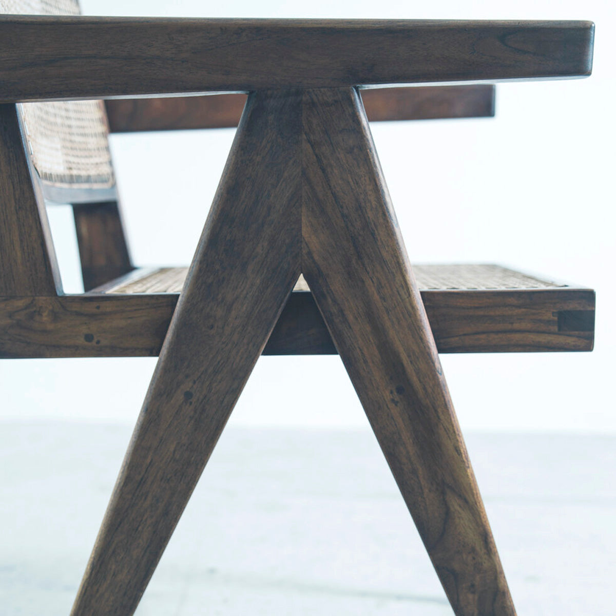 Pierre Jeanneret King chair リプロダクト 未使用 Pierre Jeanneret - King Chair – TYSENN