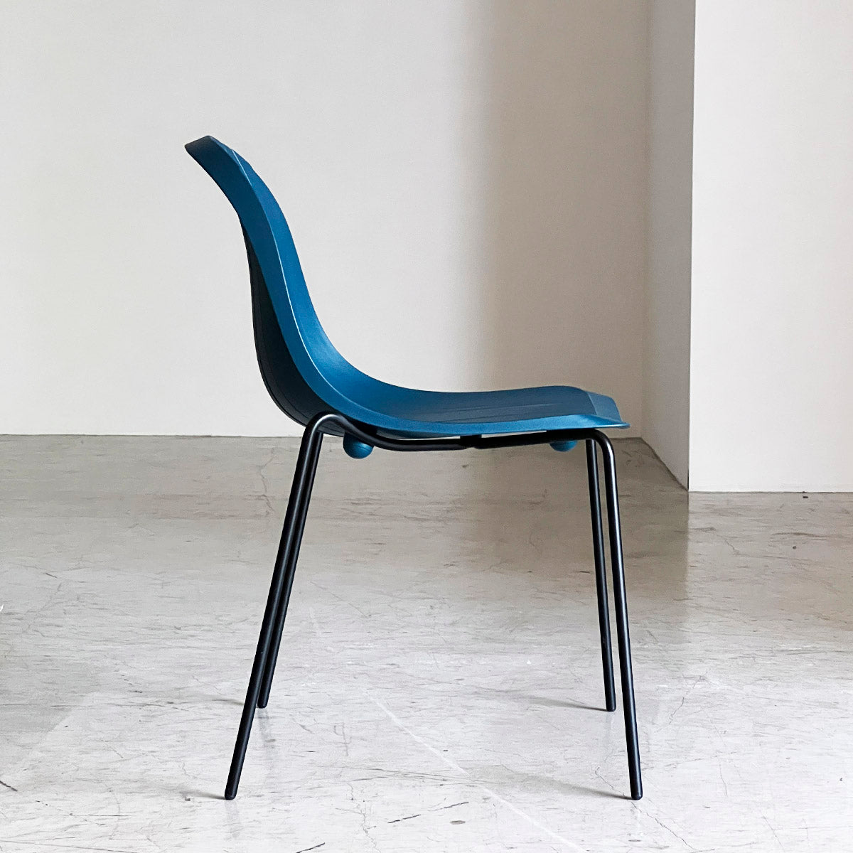 MOROSO インポッシブルウッド アームチェア MOROSO Impossible Wood Arm Chair Grey (店頭展示品E） – D9 STUDIO