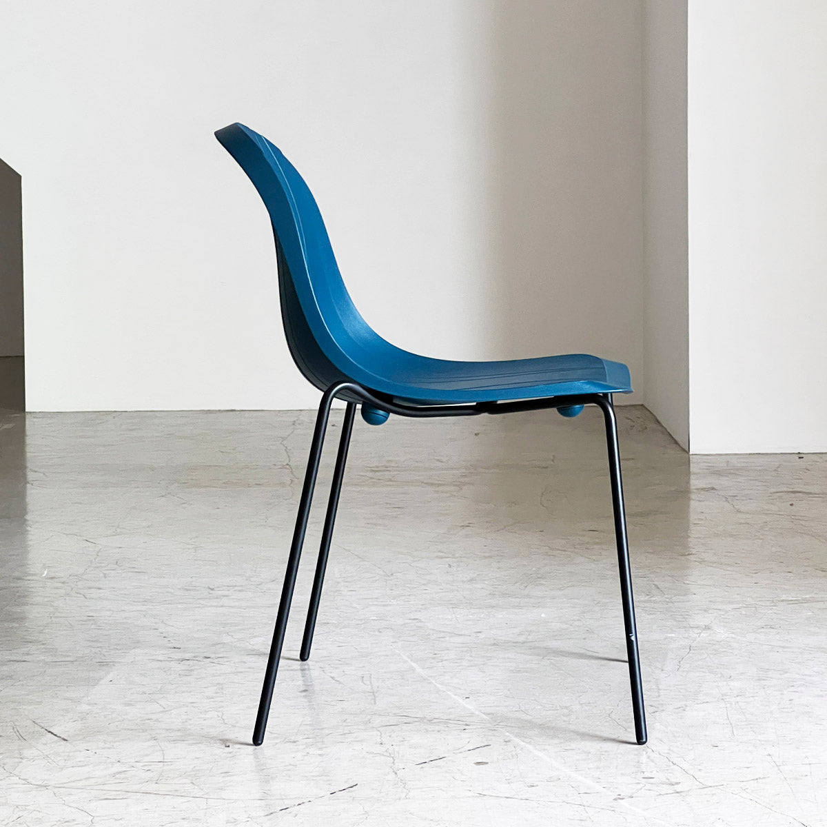 MOROSO Impossible Wood Chair Ocean Blue (店頭展示品A） – D9 STUDIO